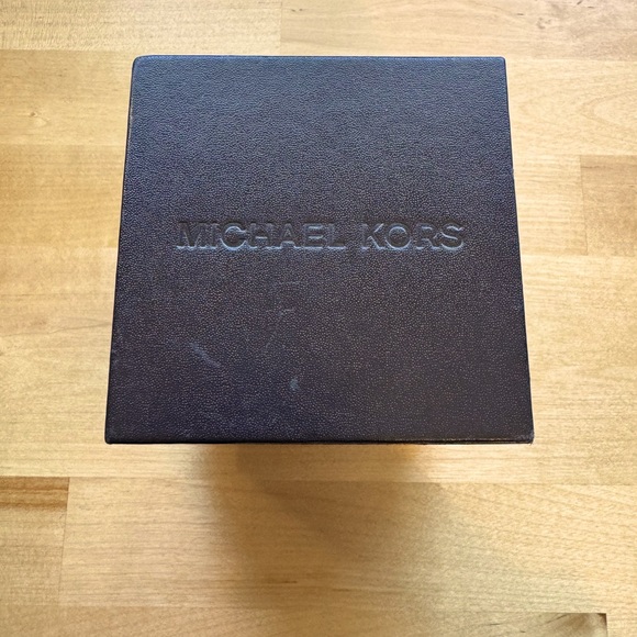 Michael Kors - Runway Chronograph Black Dial Stainless Steel Men’s Watch MK8265 - Picture 5 of 10